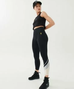 P.E NATION WOMEN GOAL SIDE TANK IN BLACK