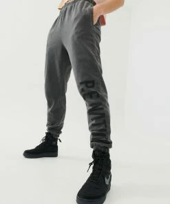 P.E NATION MID GAME TRACKPANT IN BLACK