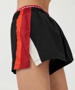 P.E NATION WOMEN COURTSIDE SHORT IN BLACK