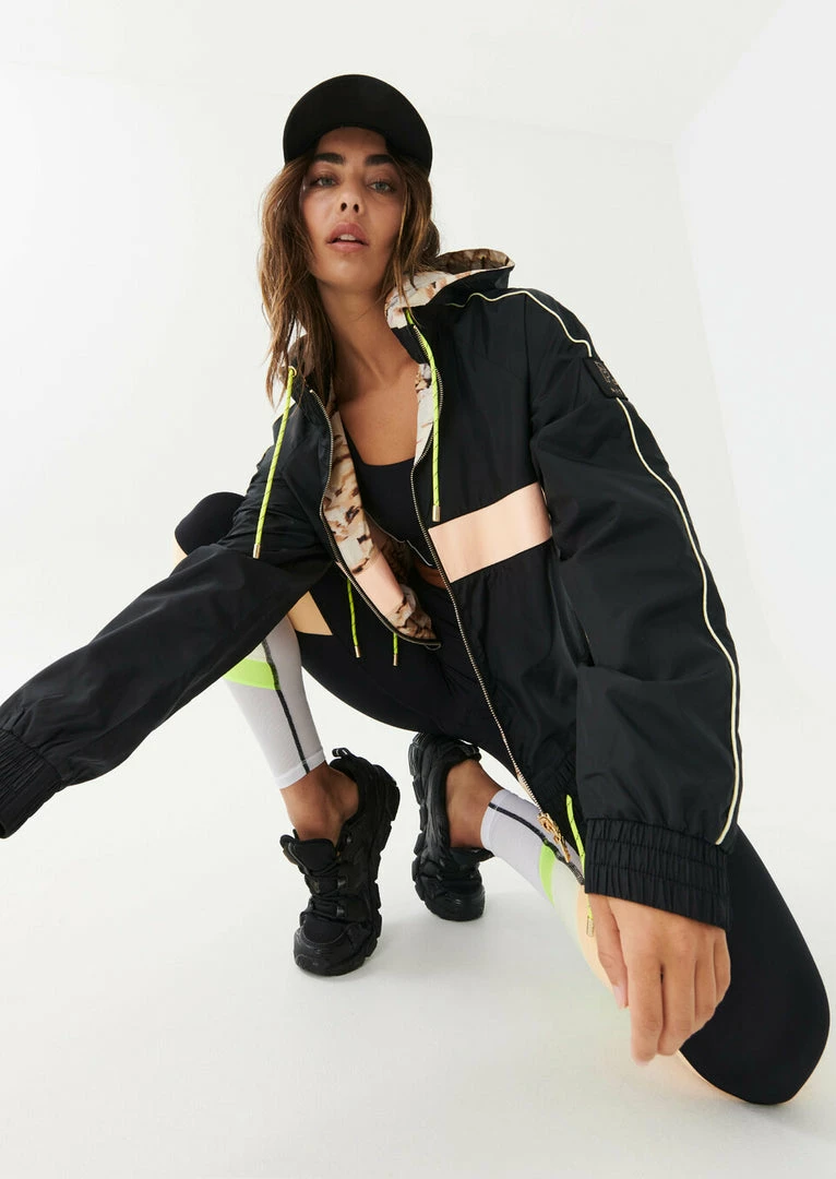 P.E NATION WOMEN MAN DOWN REVERSIBLE JACKET IN BLACK AND PRINT